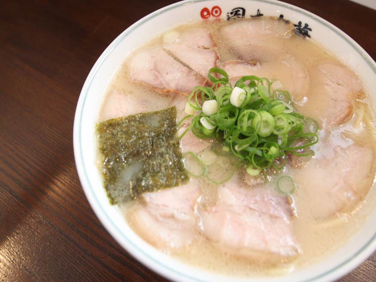 岡本中華　中華そば肉入小（700円）