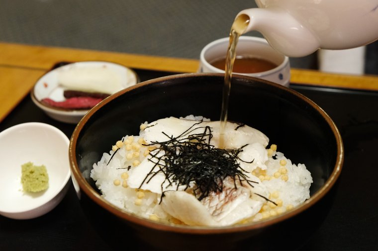 リーガロイヤルホテルのルームサービス　真鯛のだし茶漬け