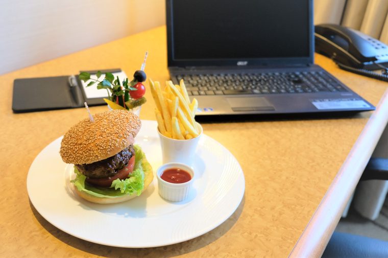 ウェスティンホテル大阪　黒毛和牛と霧島山麓豚のハンバーガー