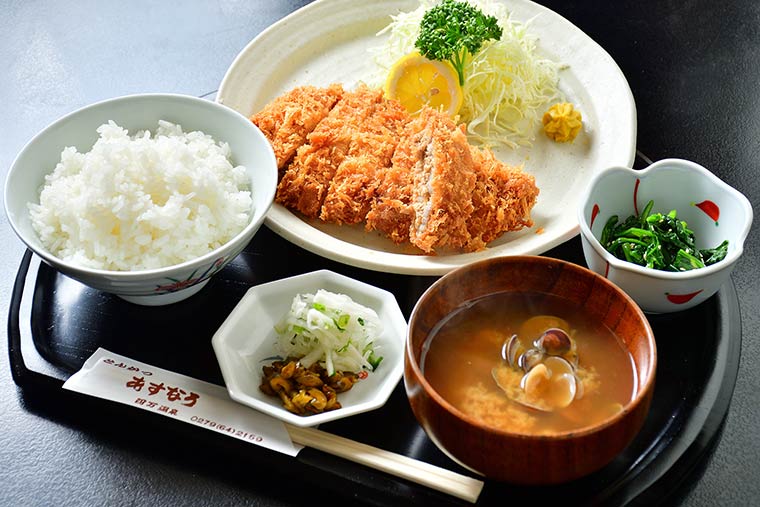 あすなろ（地元民御用達　とんかつ）