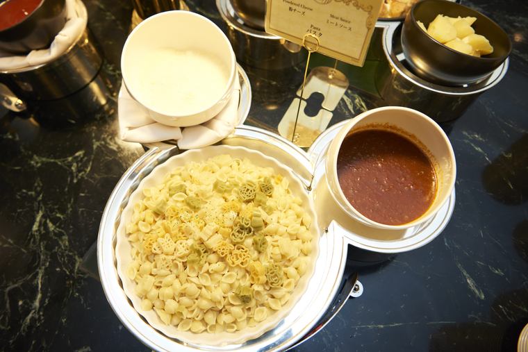 東京ディズニーランドホテル　シャーウッドガーデン・レストラン　朝食　ミッキー＆フレンズの「ショートパスタ」