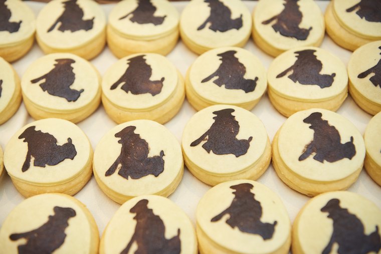 東京ディズニーランドホテル　シャーウッドガーデン・レストラン　朝食ビュッフェ　グーフィーモチーフ　ブリオッシュ