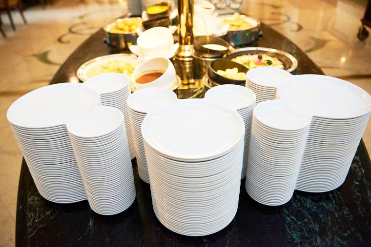東京ディズニーランドホテル　シャーウッドガーデン・レストラン　朝食ビュッフェ　お皿