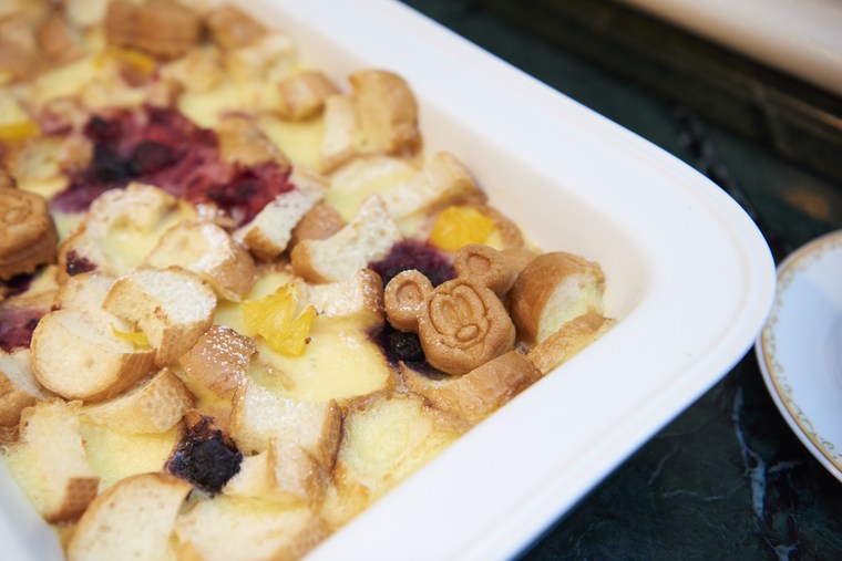 東京ディズニーランドホテル　シャーウッドガーデン・レストラン　ミッキーマウス「ミックスベリーとオレンジのパングラタン」