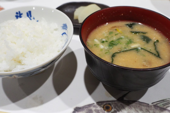 締めのご飯とみそ汁