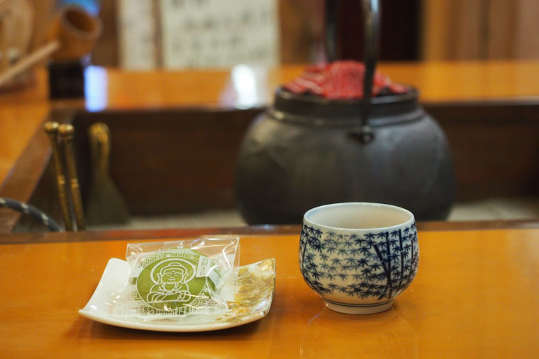 不破福寿堂の高岡大仏