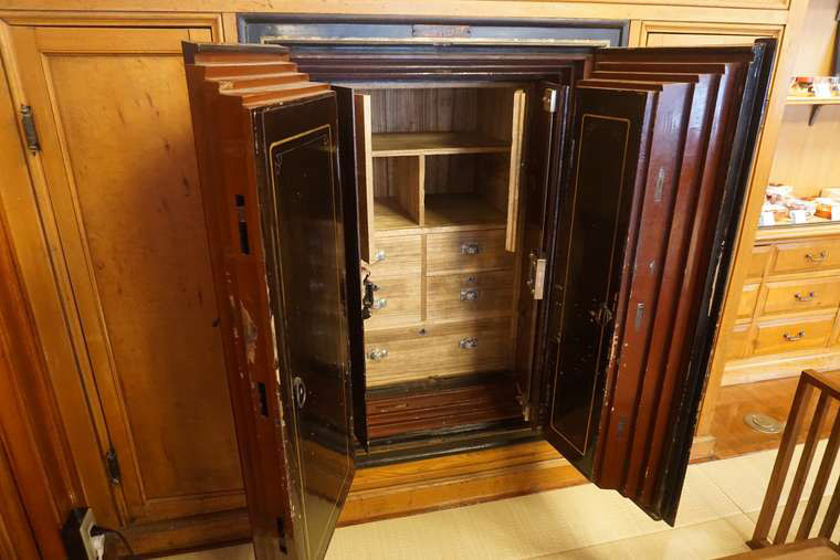 会津　「福西本店」金庫