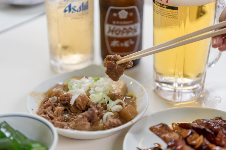 上野　アメ横　居酒屋「もつ焼き 大統領」