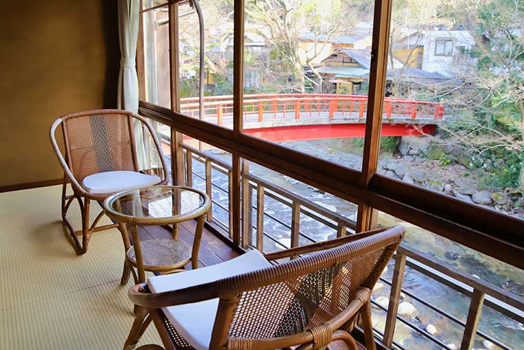 新井旅館「花の棟」の客室