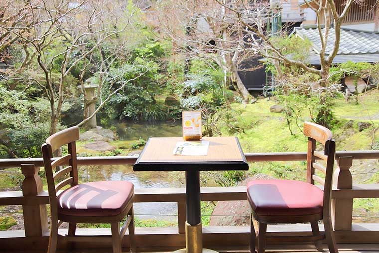 新井旅館　テラス