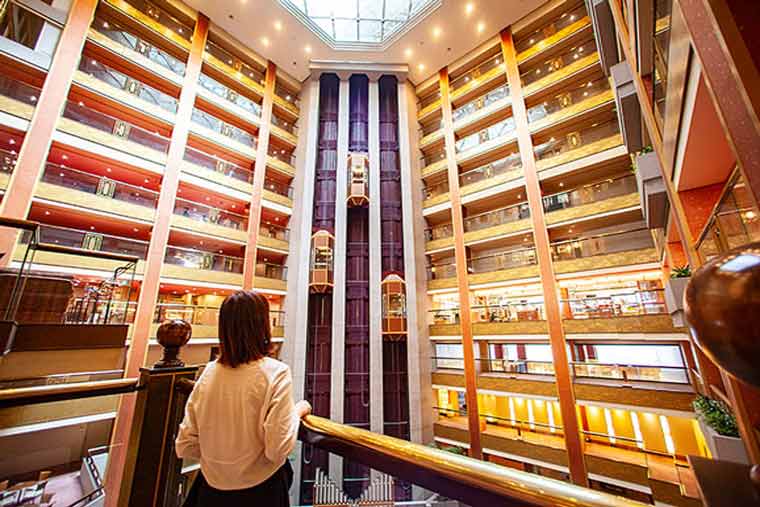 鬼怒川温泉あさや 吹き抜け