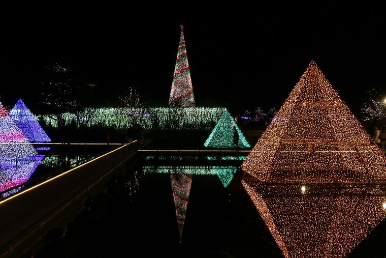 光のピラミッド