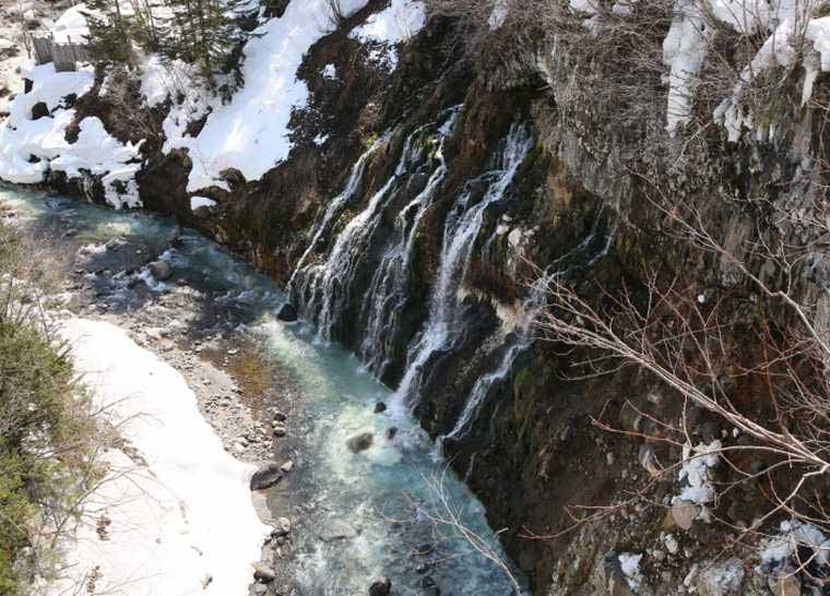 美瑛　しらひげの滝