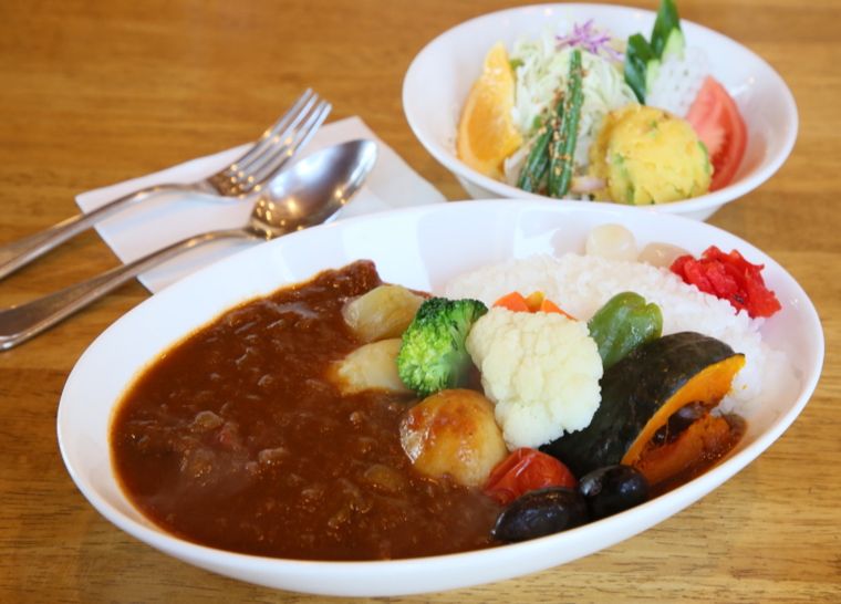 美瑛　木のいい仲間