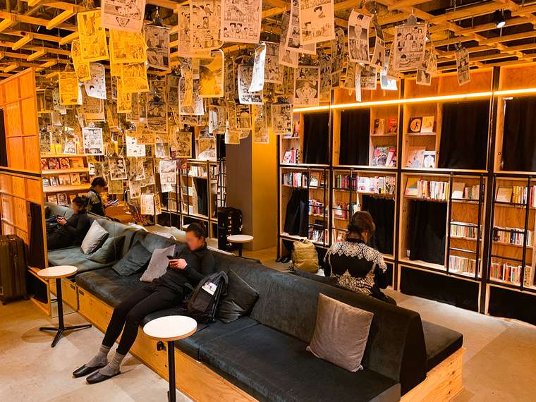 「BOOK AND BED TOKYO SHINJUKU」新宿歌舞伎町　ホテル　本屋