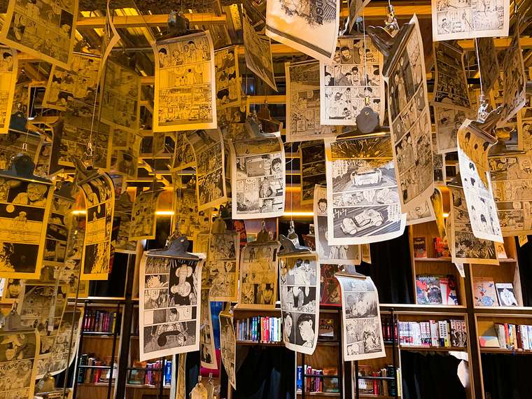 「BOOK AND BED TOKYO SHINJUKU」新宿歌舞伎町　ホテル　本屋