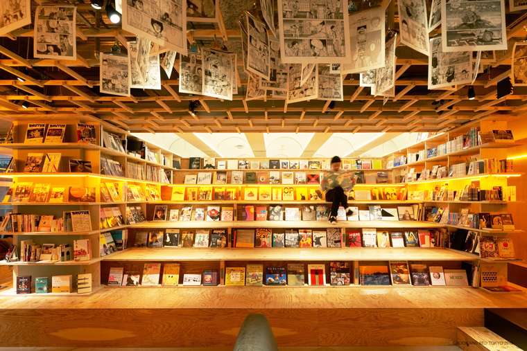 「BOOK AND BED TOKYO SHINJUKU」新宿歌舞伎町　ホテル　本屋