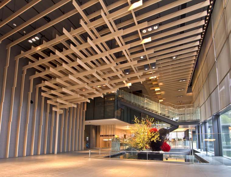 ザ・キャピトルホテル 東急 勅使河原蒼風氏の作品「いわと」