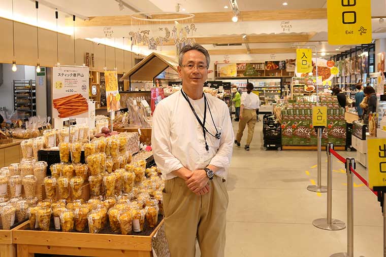 道の駅のと千里浜で駅長を務める野間仁さん