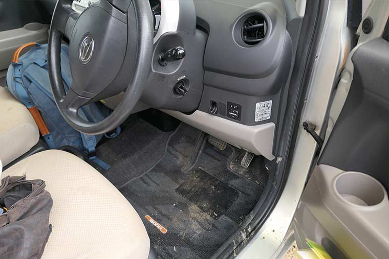 千里浜なぎさドライブウェイ走行後の車内