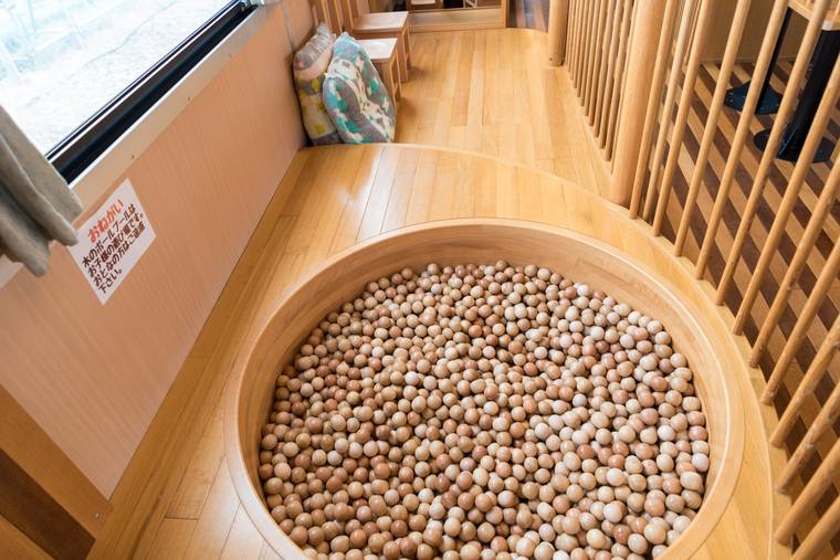 秋田県由利本荘市「鳥海山 木のおもちゃ美術館」