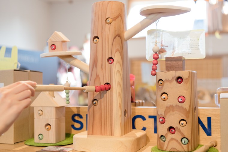 秋田県由利本荘市「鳥海山 木のおもちゃ美術館」