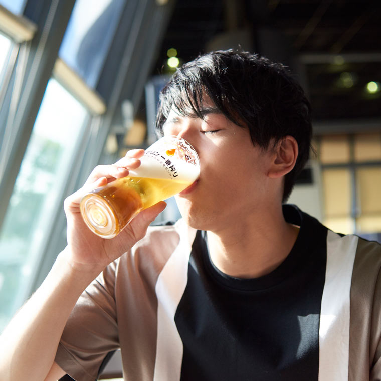 ゴク、ゴク、ゴク、うまい！できたてのビールはやっぱ違う！