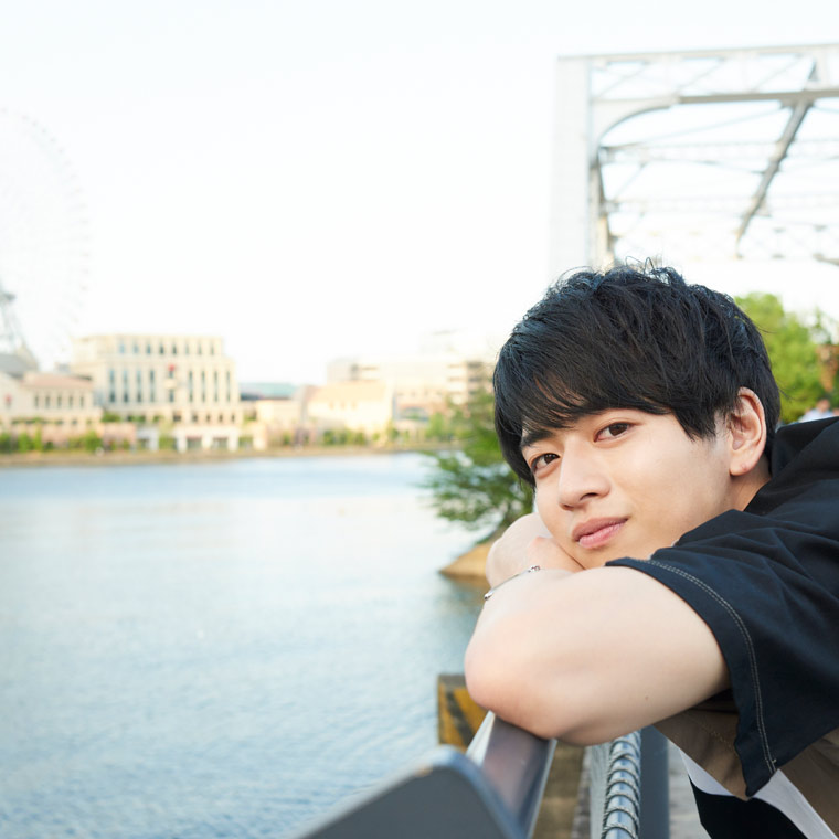 ぼーっと景色を眺めるのが好き。特に海を見に行きたくなる