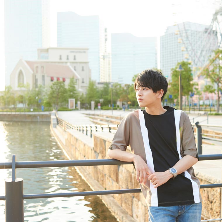 みなとみらいの夕陽を浴びながら