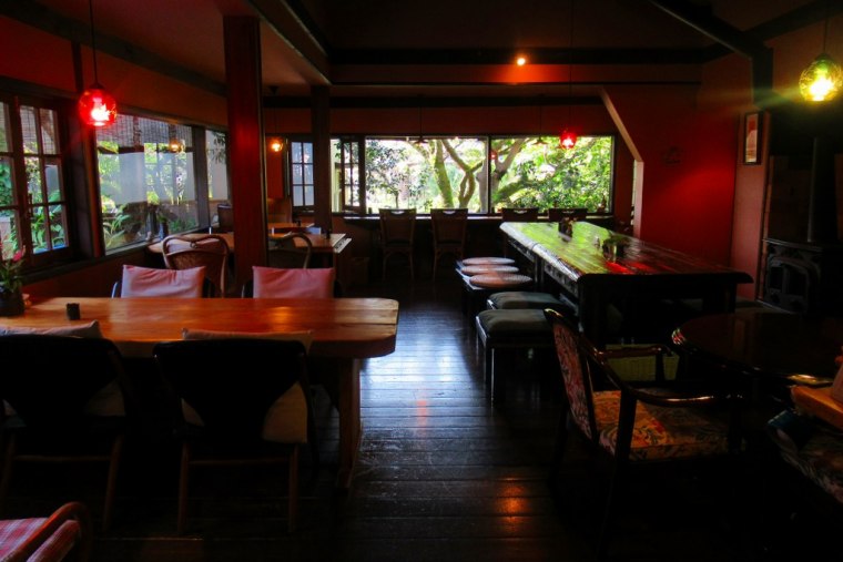 山菜 日和・お茶々の店内