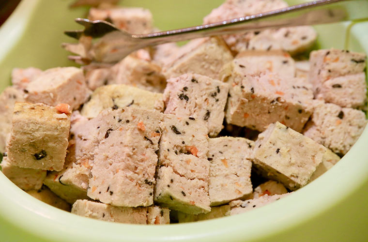ワンちゃんの食い付きが良いメニューは豆腐ハンバーグ