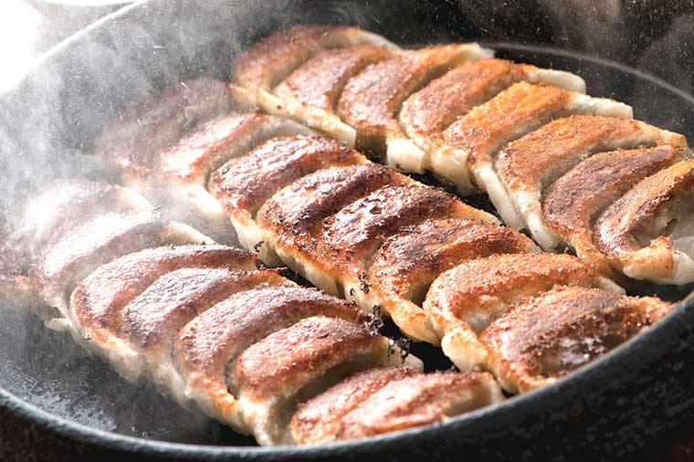 博多中州 餃子の店 鉄なべ