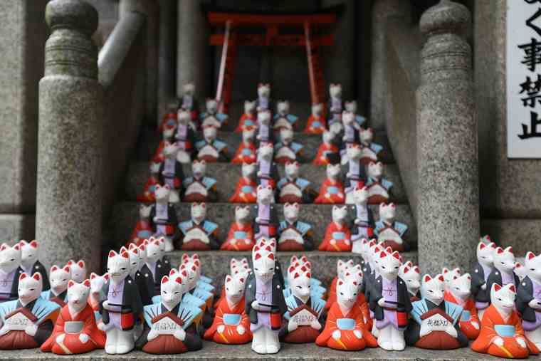 荒木神社の口入人形