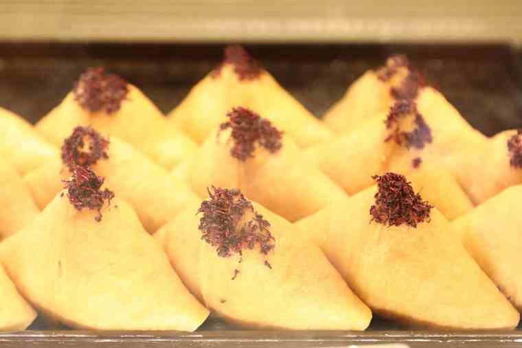 京阪伏見稲荷駅の千本いなり