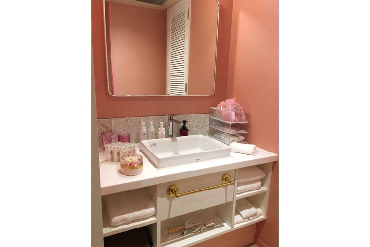 ホテルユニバーサルポート 「Girlyルーム」 洗面スペース