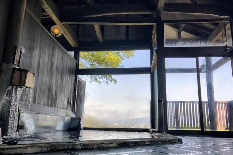  「錦山荘」で絶景温泉を堪能