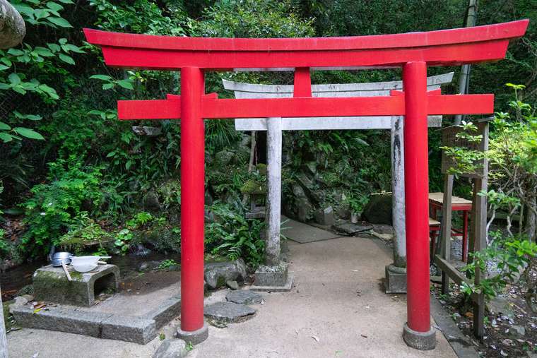 塔ノ沢 深沢銭洗弁天 奥宮