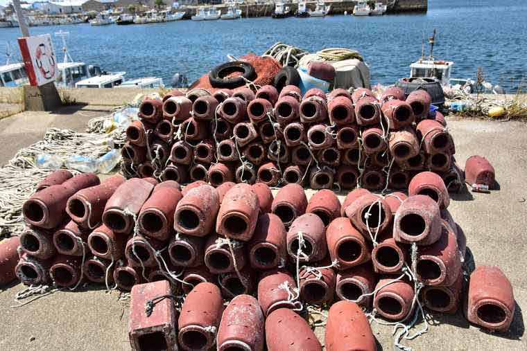 日間賀島 たこ壺
