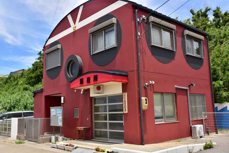 日間賀島 たこの形の駐在所