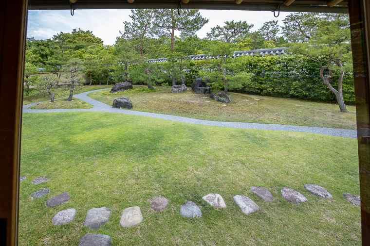 茶室から眺められる「茶の庭」