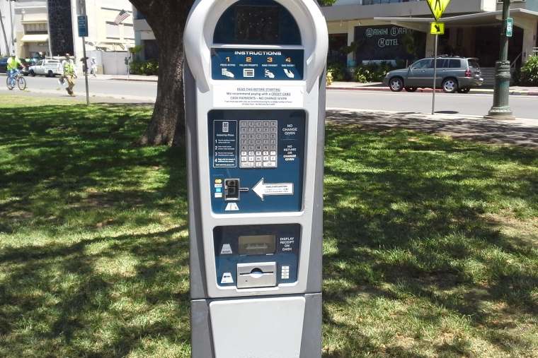 ホノルル動物園すぐ横の駐車場