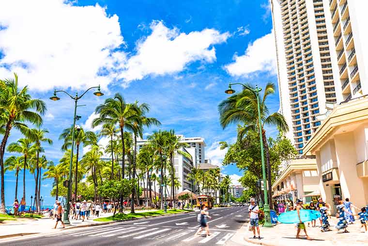 ワイキキ・カラカウア通り