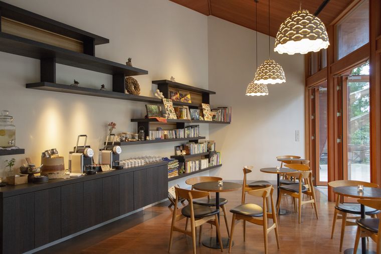 星のや富士のライブラリーカフェ