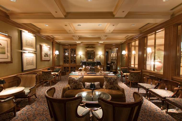 ロイヤルアスコット　店内