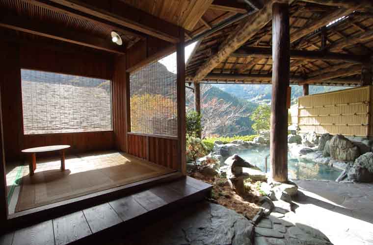 ホテルかずら橋 女性用露天風呂「樹海の湯」