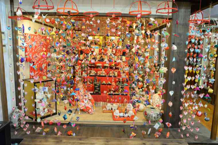 雛の館なぶらととの雛のつるし飾り