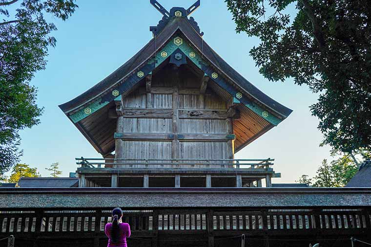 出雲大社 素鵞社側から見る本殿