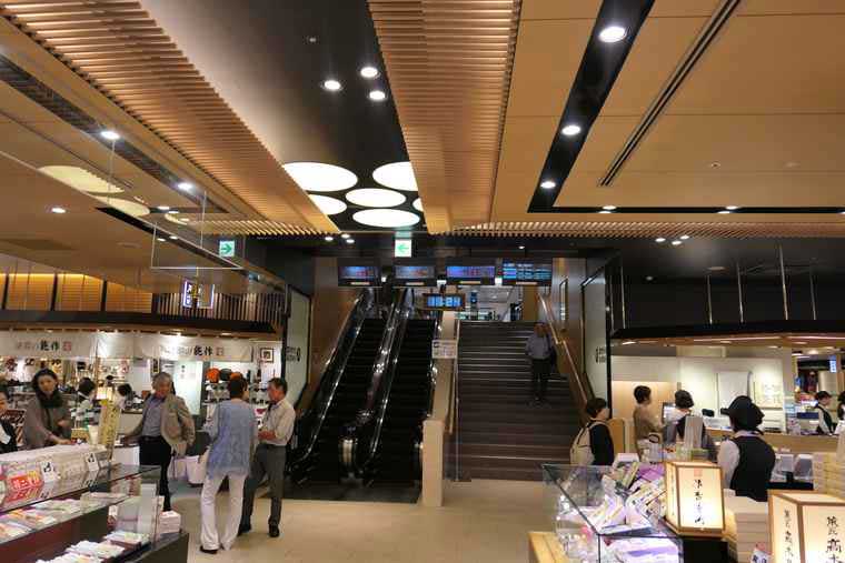 金沢駅のお土産売り場 あんと