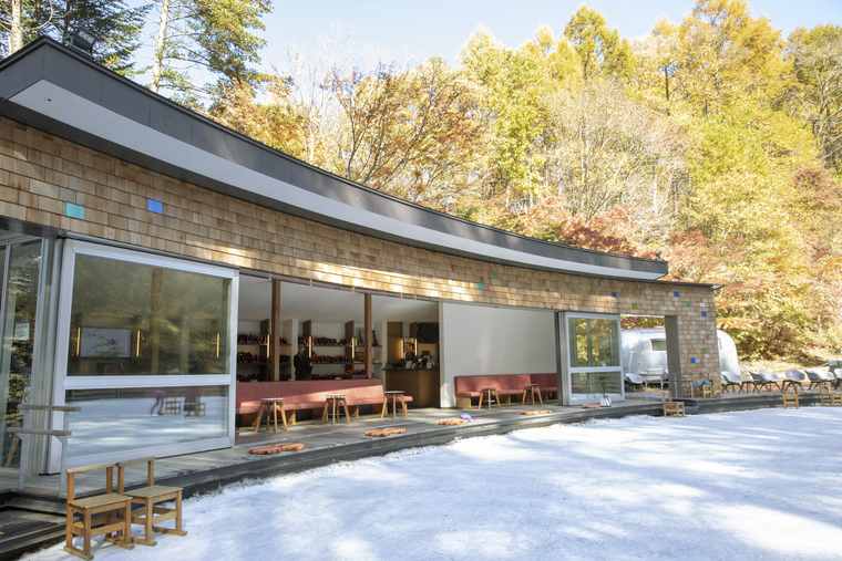 軽井沢星野エリア　ケラ池スケートリンク