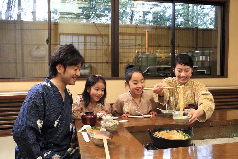 お狩場での食事